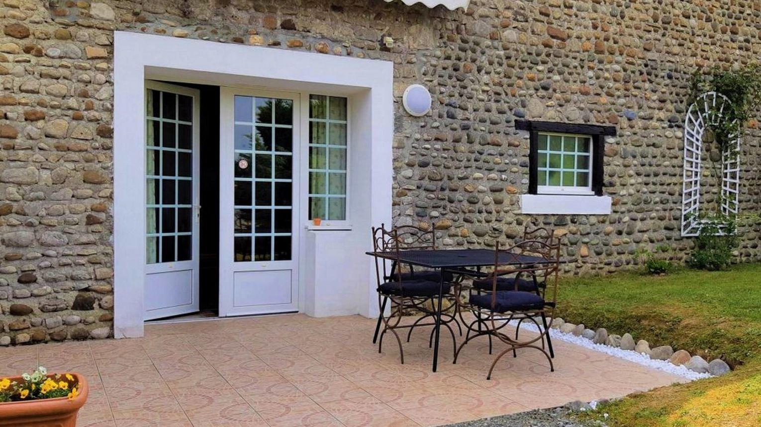 Gîtes de Bernet - Les Roses - MONEIN