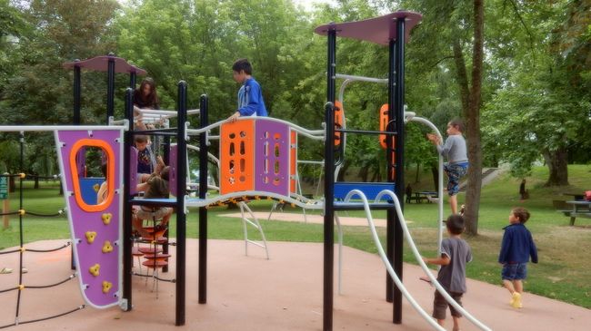 Jeux sécurisés pour enfant à la base de loisirs