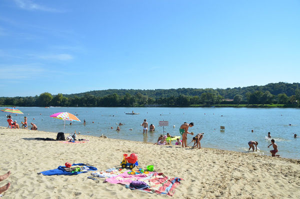 The beach of the Orthez-Biron Leisure Centre