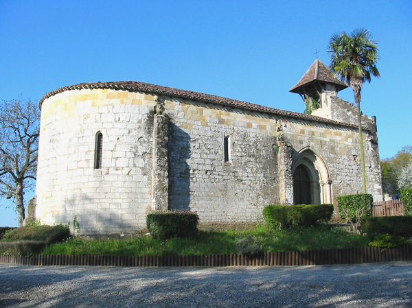 Chapelle de Caubin à Arthez-de-Béarn en été