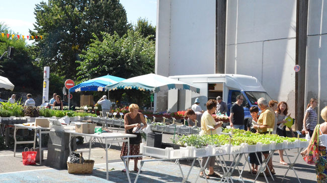 Orthez market on Saturday monings