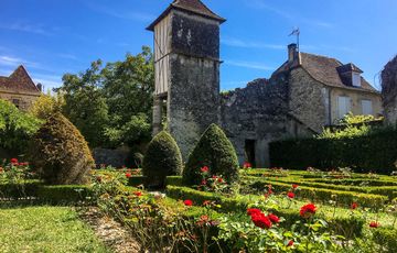 Jardin et pigeonnier du musée Jeanne d'Albret à Orthez