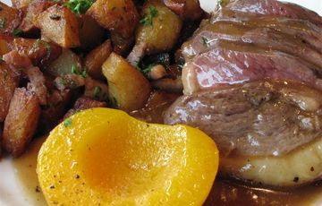Breast of duck with Roussanne peach