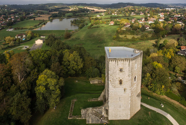 Tour Moncade à Orthez vue du ciel