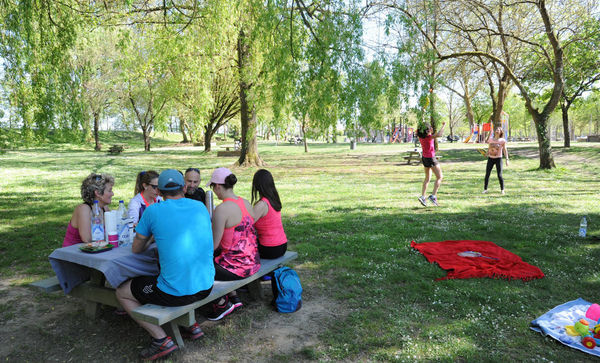 Picnic spot on the Orthez-Biron Leisure Centre