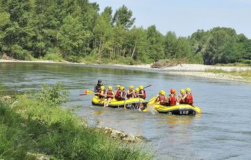 Rafting au bord de la voie verte à Laroin