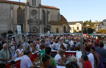 The Marché des producteurs de Pays in Orthez