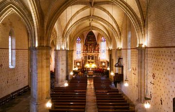 Nef et collatéral de l'église St Girons