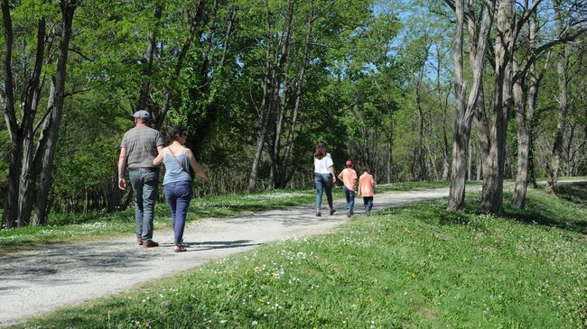 Balade en famille à la base de loisirs d'Orthez Biron