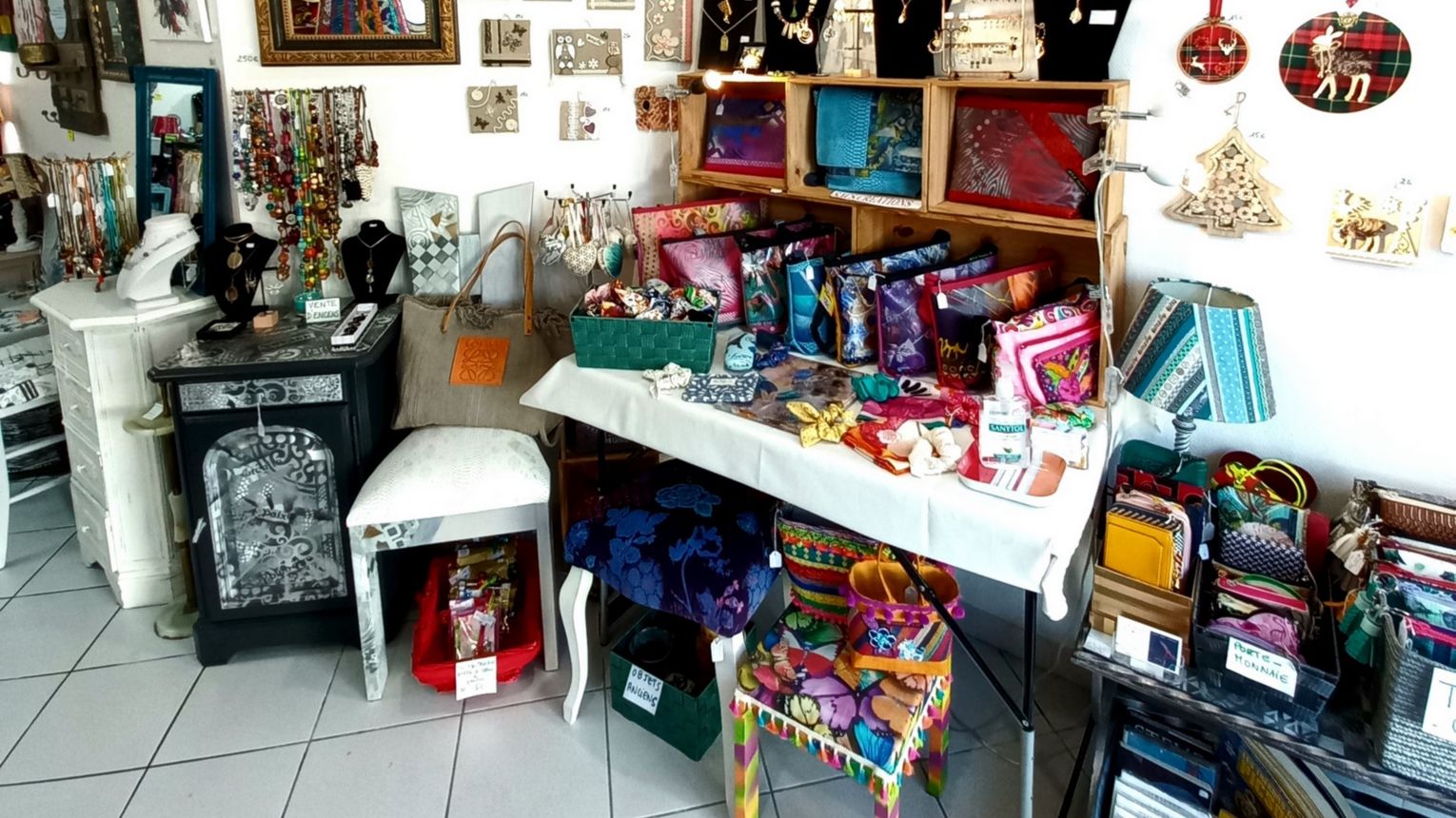 Galerie-boutique de Chantal - MONEIN