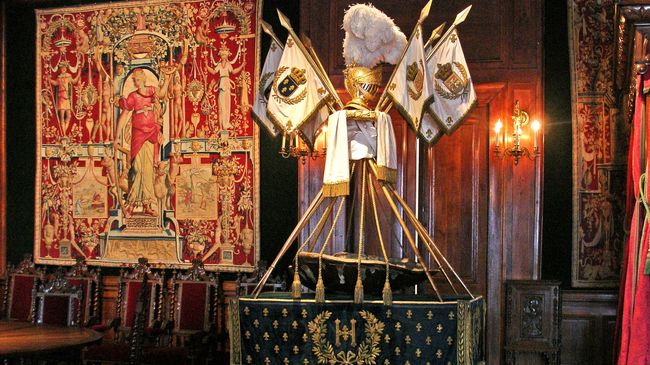 Henri IV's crib in the Castle of Pau