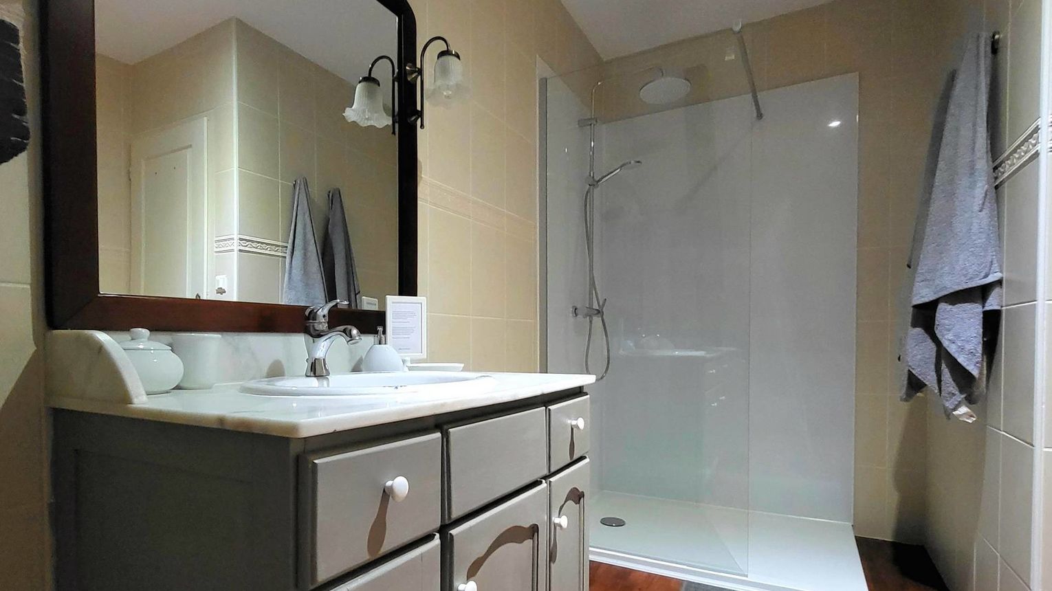 Gîtes de Bernet - Les Roses - MONEIN