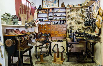 Workshop with ancient tools in Labastide-Cézéracq