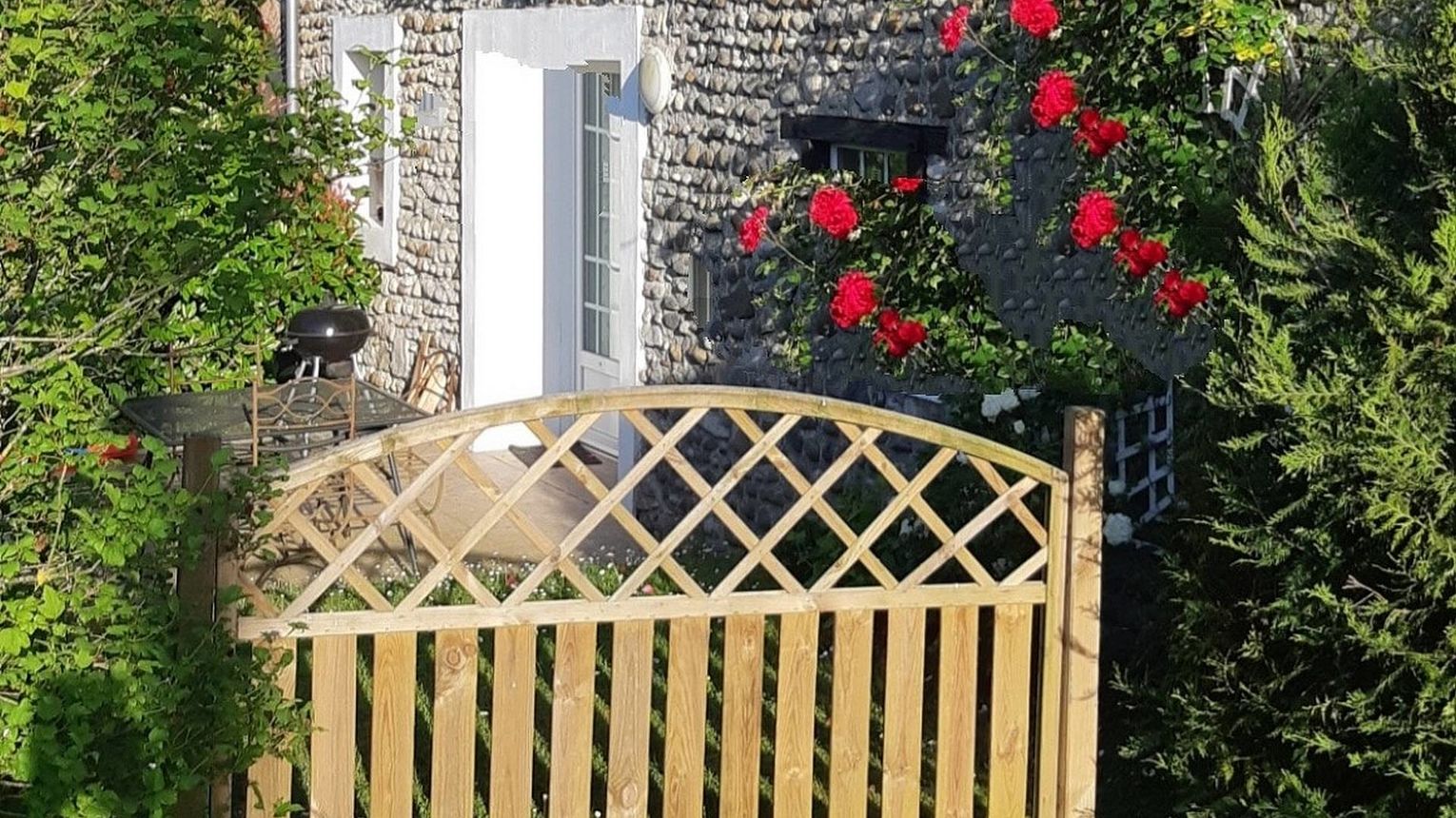 Gîtes de Bernet - Les Roses - MONEIN