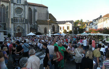 The Marché des producteurs de Pays in Orthez