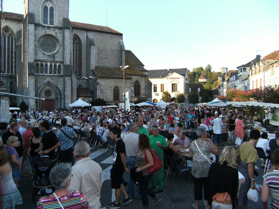 The Marché des producteurs de Pays in Orthez