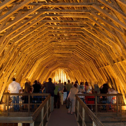 Son et lumière dans la charpente de l'église Saint-Girons à Monein