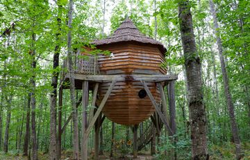 Cabane pour les familles aux Nids du Béarn à Loubieng