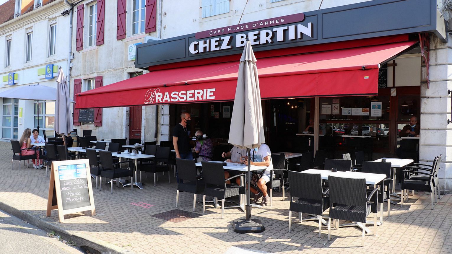 Chez Bertin - Café Place d'Armes - ORTHEZ