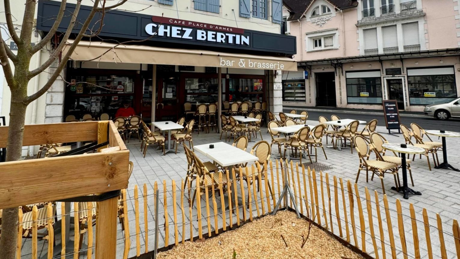 Chez Bertin - Café Place d'Armes - ORTHEZ
