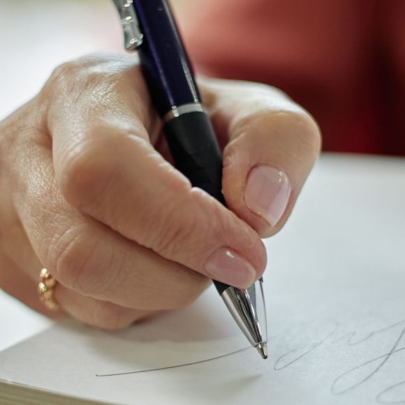 Dédicaces : Des femmes, ce livre. - ORTHEZ