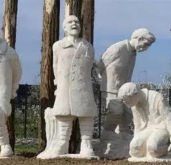 Vernissage de l'exposition : Maudite soit la guerre - ORTHEZ