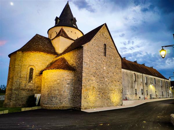 Visitez Sauvelade : l'abbaye et l'église