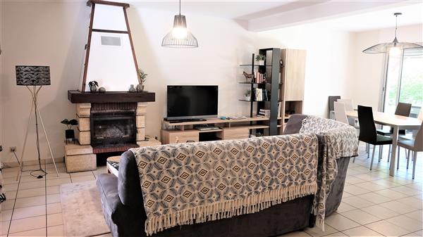 Chez Maïté et Michel - salon1