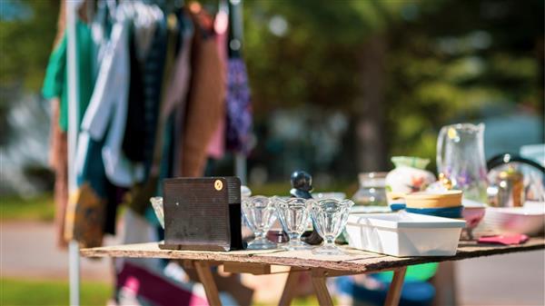 Vide grenier et vide poussette