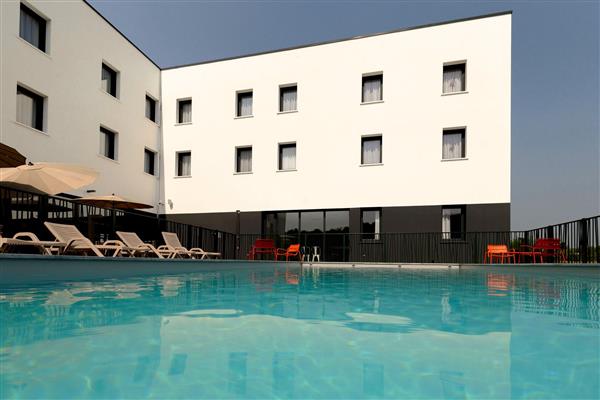 Greet hotel piscine