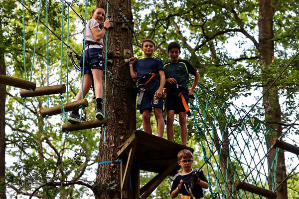 Lacq Aventure parcours accrobranche adulte enfant dans les arbres (21)