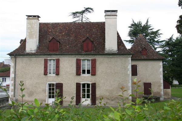 Maison-chrestia-orthez-batisse-exterieur